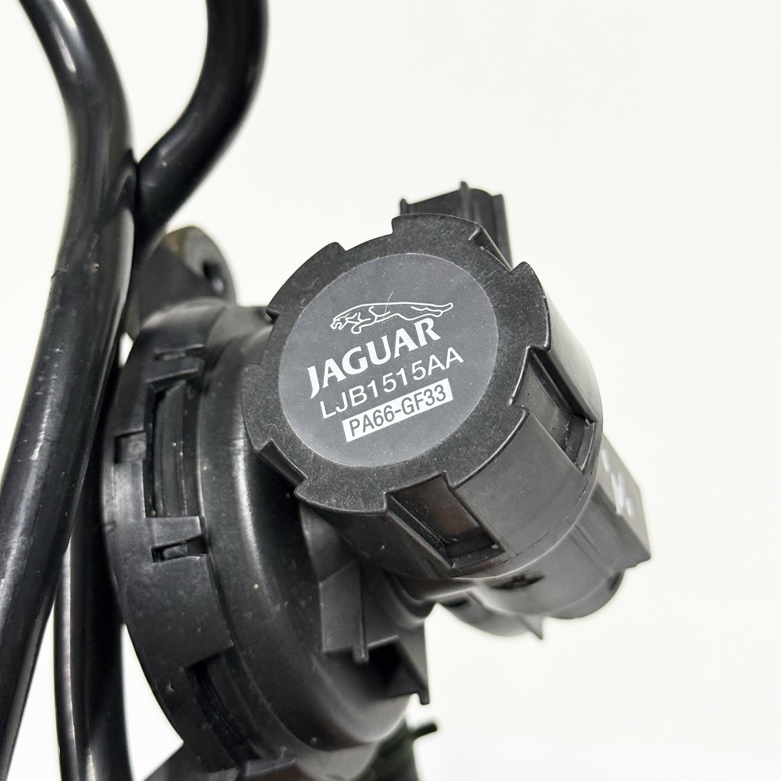 97-06 Jaguar X100 XK8 XKR Gas Vapor Evap Purge Valve w/ Tube LJB1515AA OEM 45K