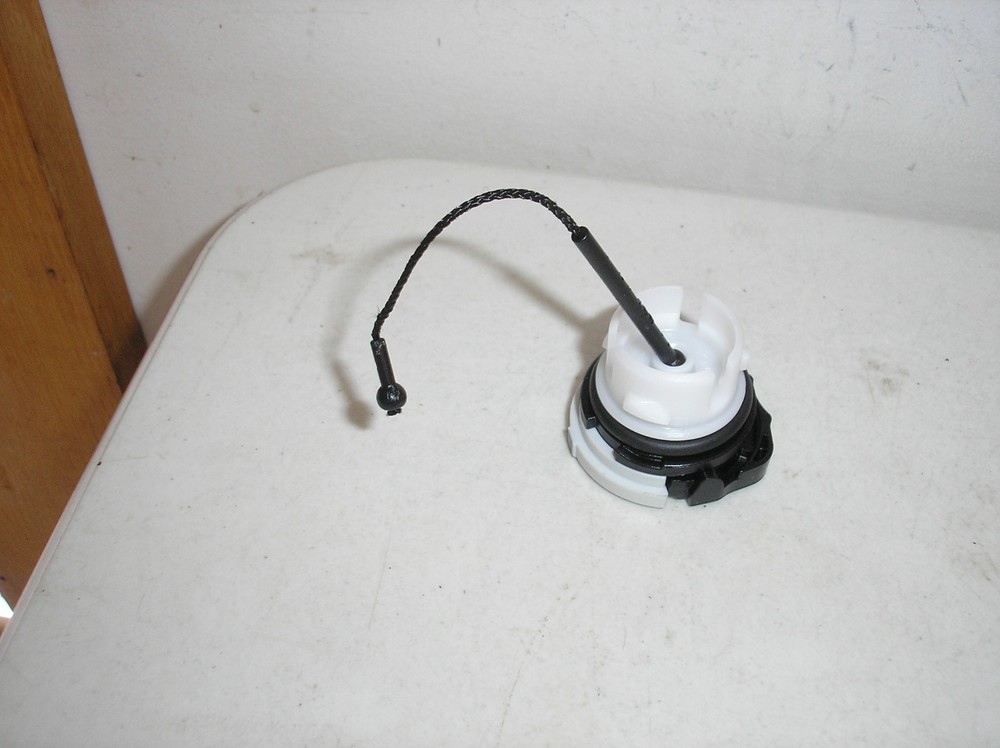 NEW OEM STIHL MS251C  E-Z  VERSION CHAINSAW /  OIL CAP
