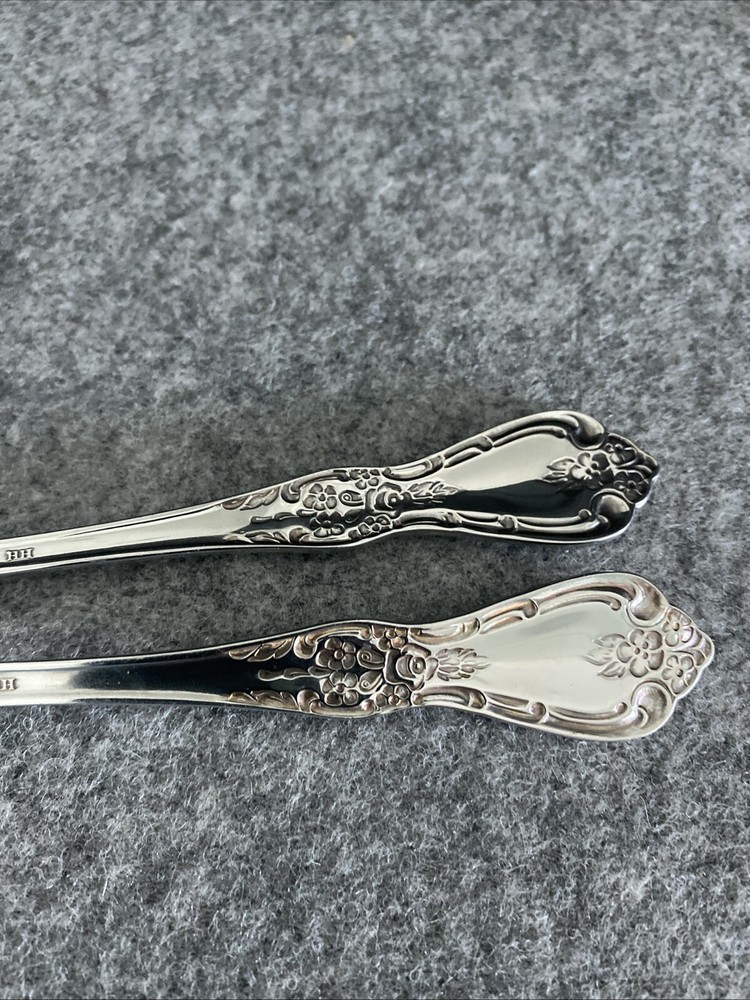 2 Oneida Distinction KENNETT SQUARE Stainless HH Pierced Serving Spoons Flatware
