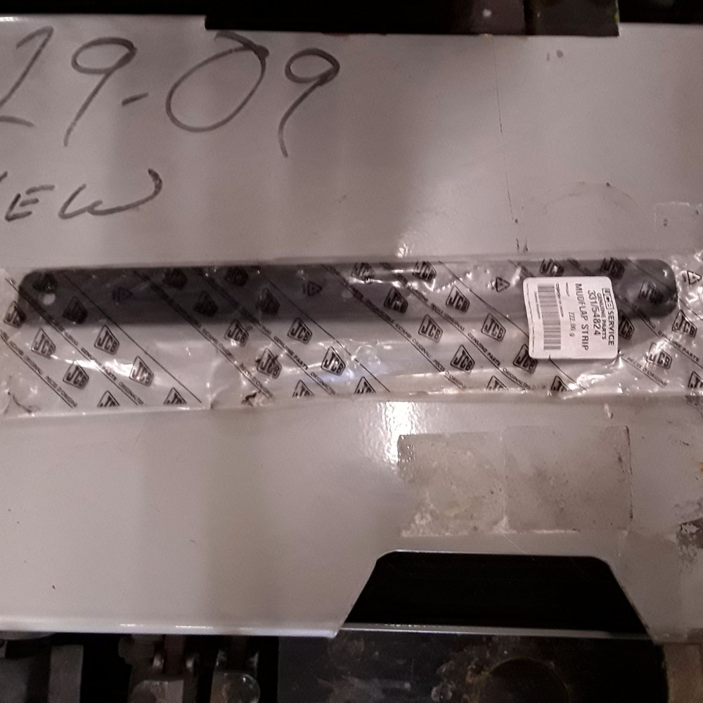 JCB 331/54824 Mudflap Strip