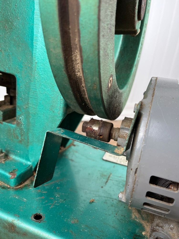 FOLEY AUTOMATIC RETOOTHER MODEL 385 . MOTOR WORKS. MISSING BELT
