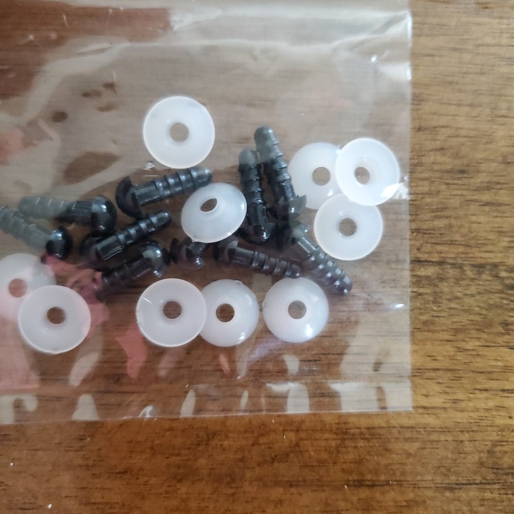 Darice Solid Black Eyes 6 mm Shank Back 10 Pieces