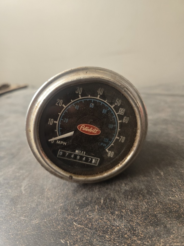 Peterbuilt 58082-47851 Speedometer Assembly