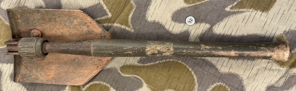WW2 US Army Entrenching Tool, E-Tool and Cover, b