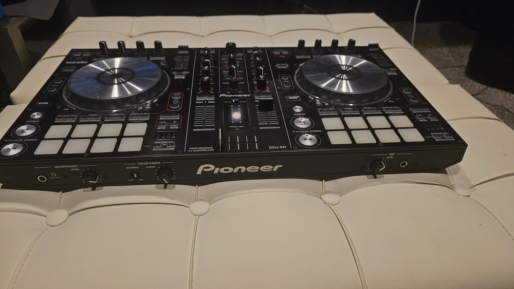 Pioneer DDJ-SR Digital DJ Controller