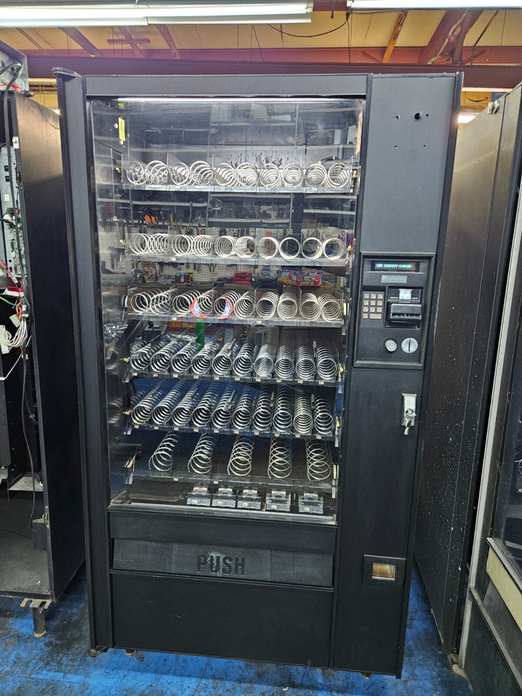 AUTOMATIC PRODUCTS AP  SNACKSHOP 123 AUTOMATIC SNACK VENDING MACHINE MDB
