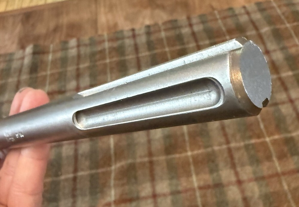 Milwaukee 48-62-4258 Sds-Max Sledge 2" Tile Chisel / Scraper