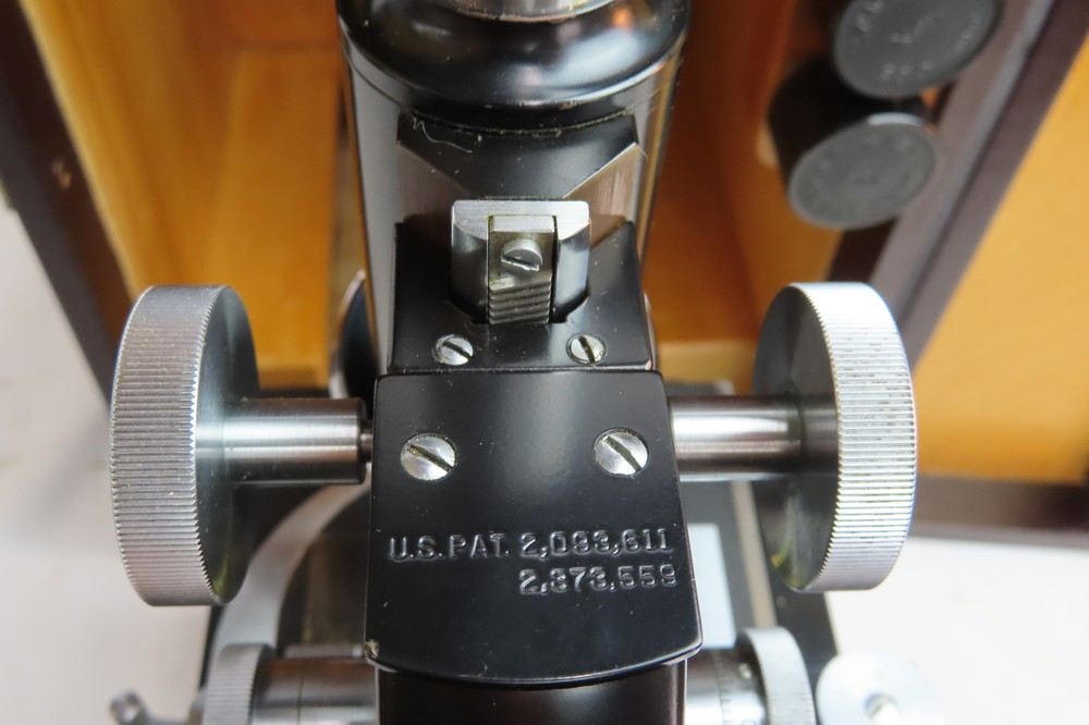 BAUSCH & LOMB Student MICROSCOPE WK9436 w/Case Extra Eyepices