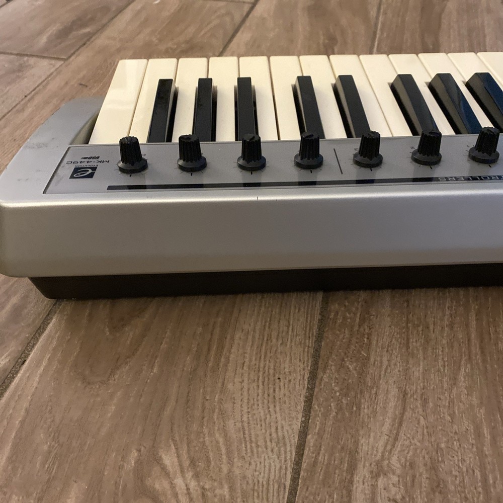 M-AUDIO EVOLUTION MK-449C MIDI Controller