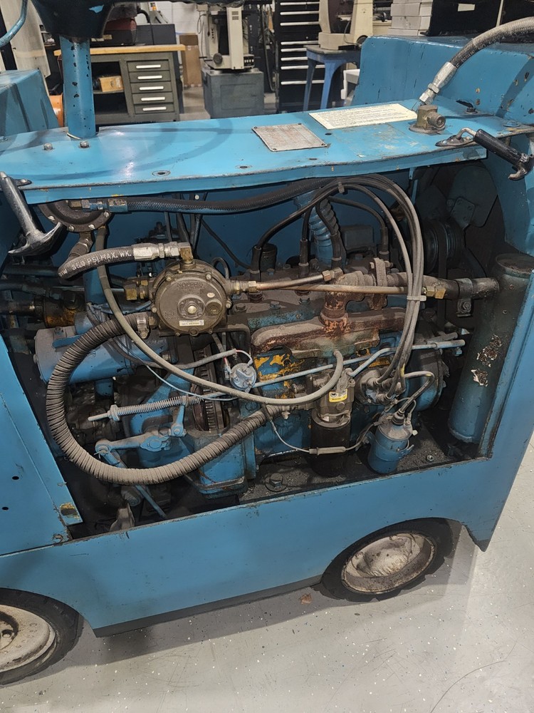 TowMotor Forklift 350