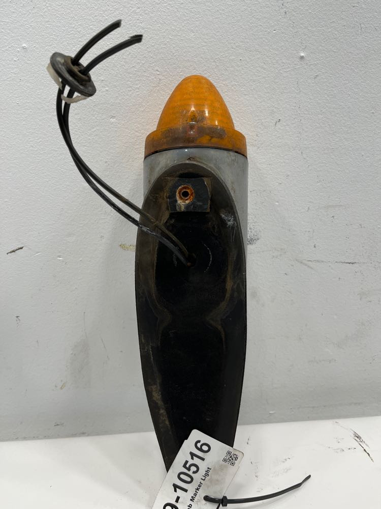 1989 Peterbilt 379 Marker Light (759-10516)