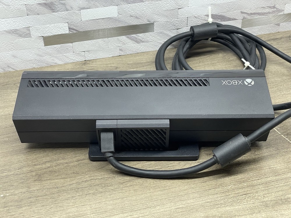 Microsoft Model 1520 Xbox One Kinect Camera Motion Sensor Bar Used Black