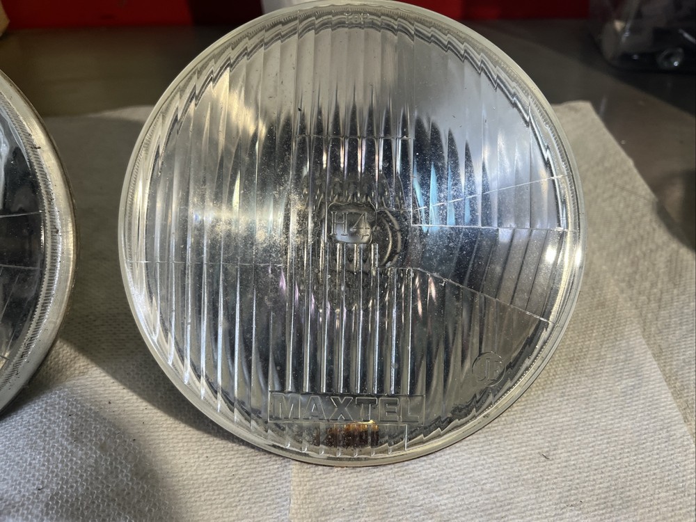 Peterbilt 359 Single Halogen Headlight Bulbs Used pair Maxtel