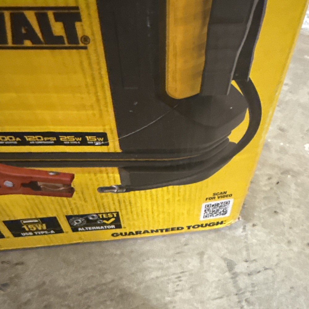 DeWALT DXAEJ14 1600 Peak Amp Jump Starter w/ Digital Compressor