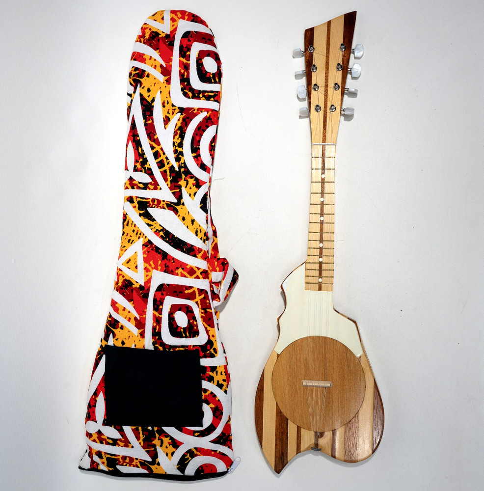 Tahitian Ukulele Banjo 8-String + Bag - Great Condition!