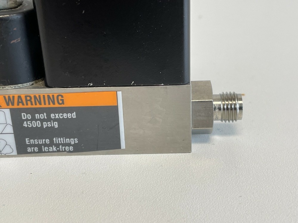 U2: Brooks 5850TR Mass Flow Controller 5850 TR Series