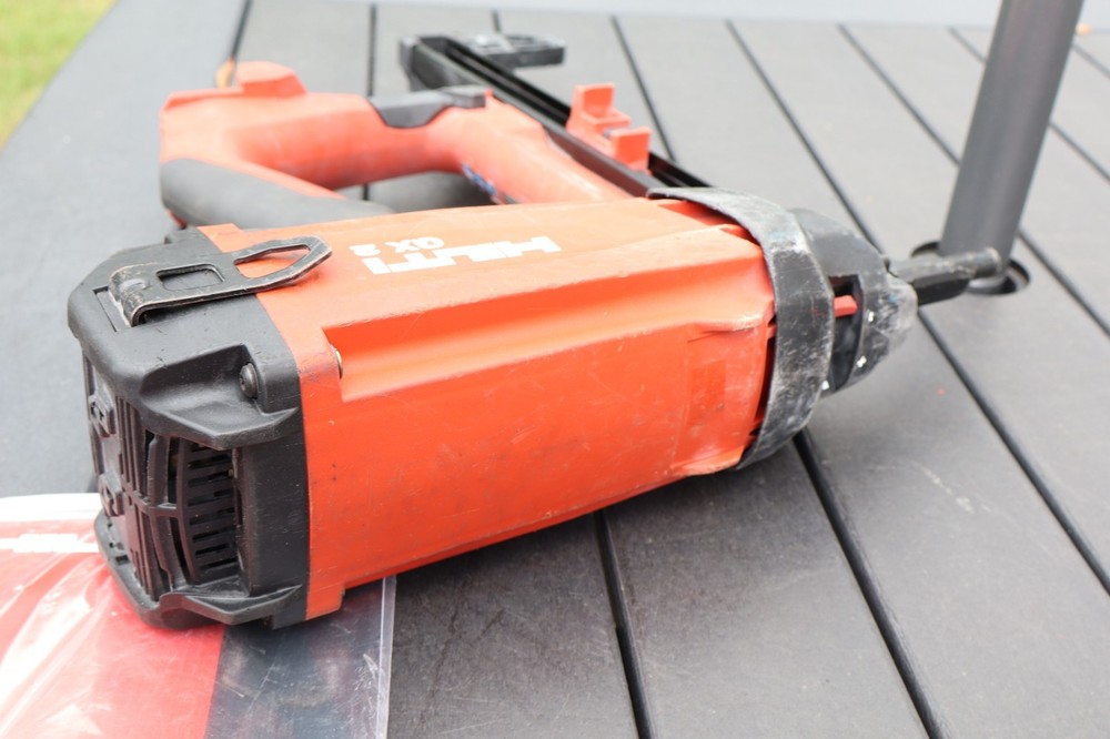 HILTI GX 2 Gas-Actuated Tool
