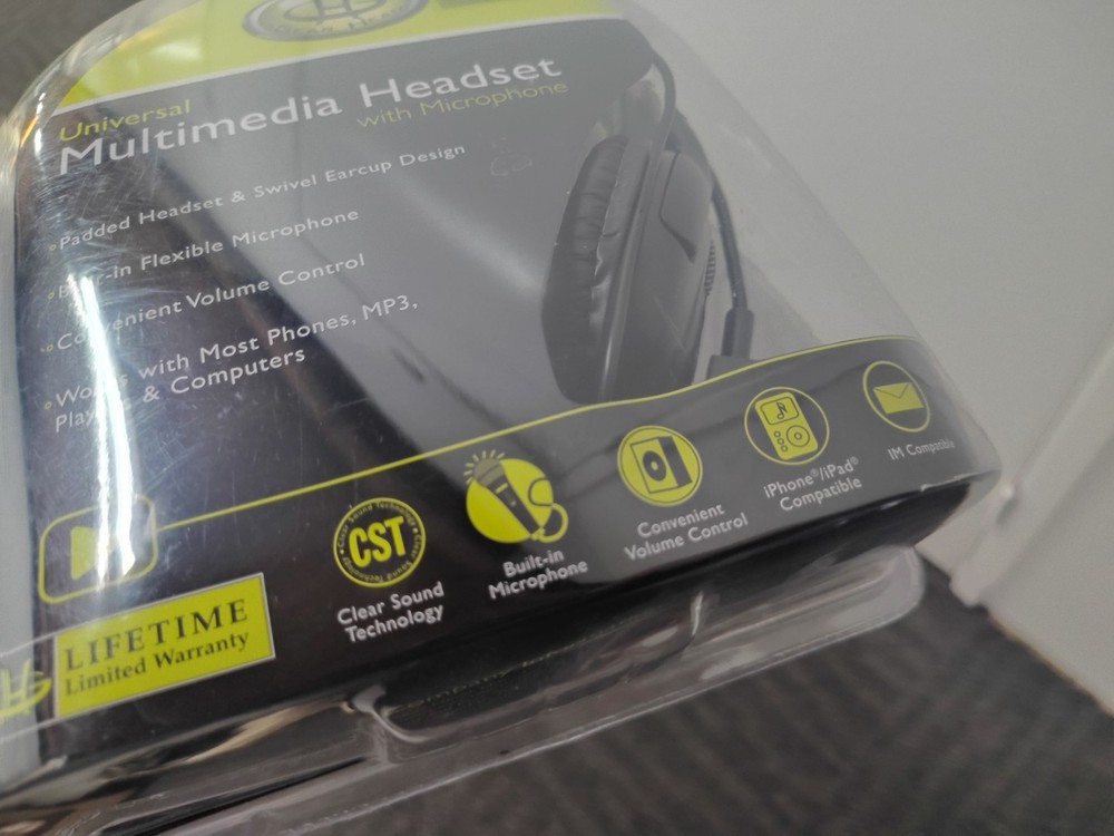 Multimedia Headset with Microphone