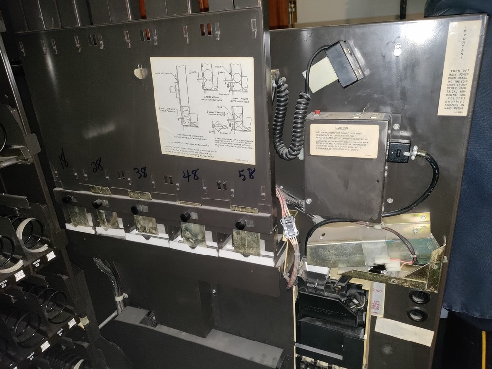 Rowe 4945S Vending Machine