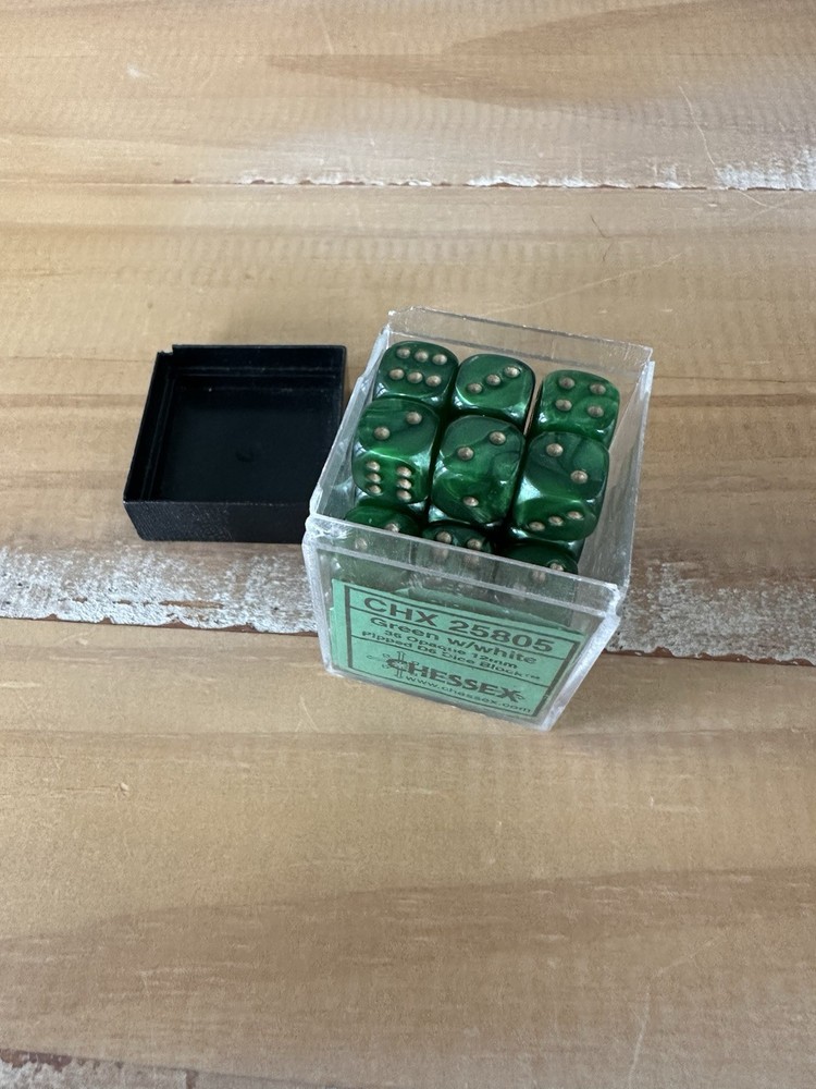Warhammer Pre-Battle Sequence, Imperial Guard Codex, 33 Green W/white Dice