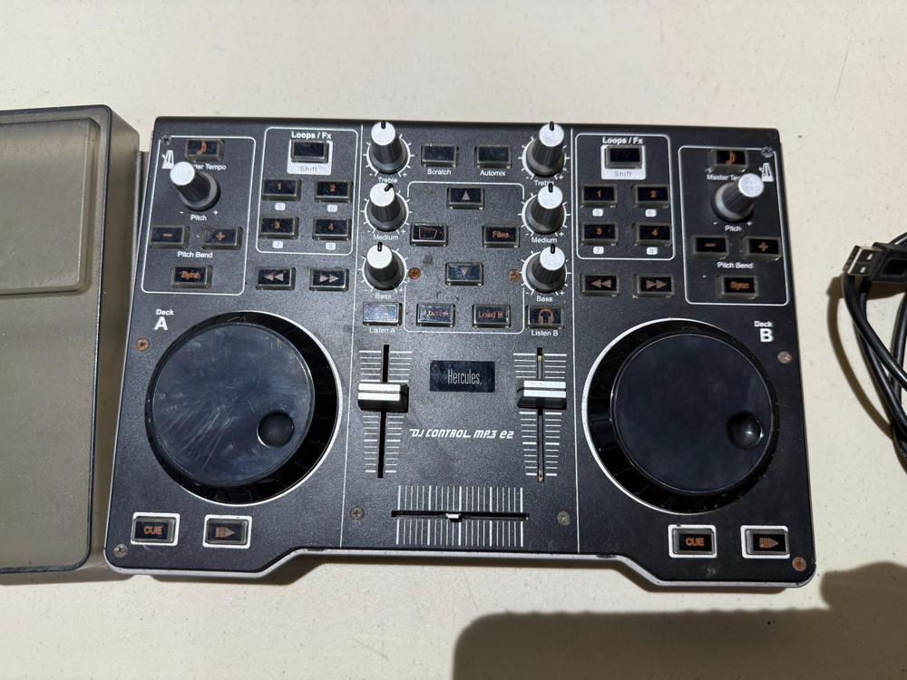 Hercules DJ Control MP3 E2 DJ USB Powered Controller - Tested Works
