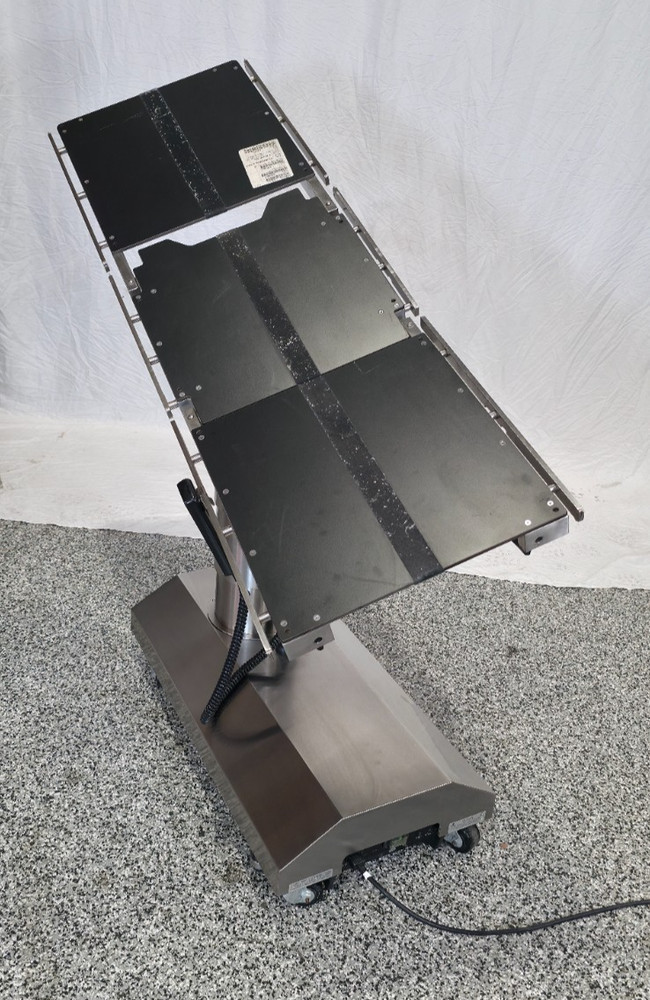 Skytron 1700 Surgical Table- Great condition! Fully functional