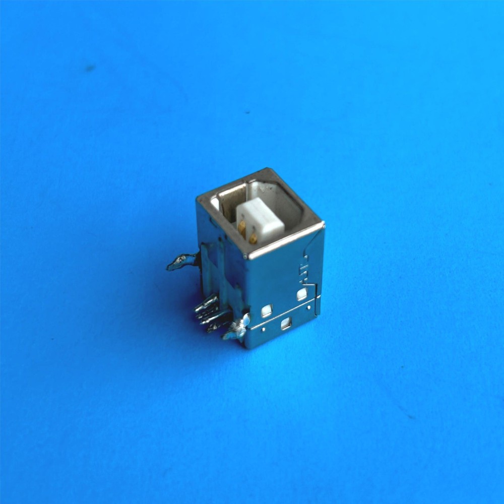 [FRS] Native Instruments MASCHINE MKI Used Part: USB Input/Output Socket