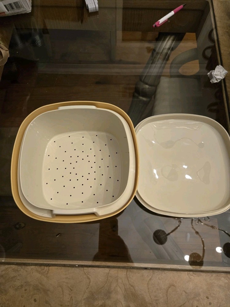 Tupperware 3 Piece Strainer Bowl Tan