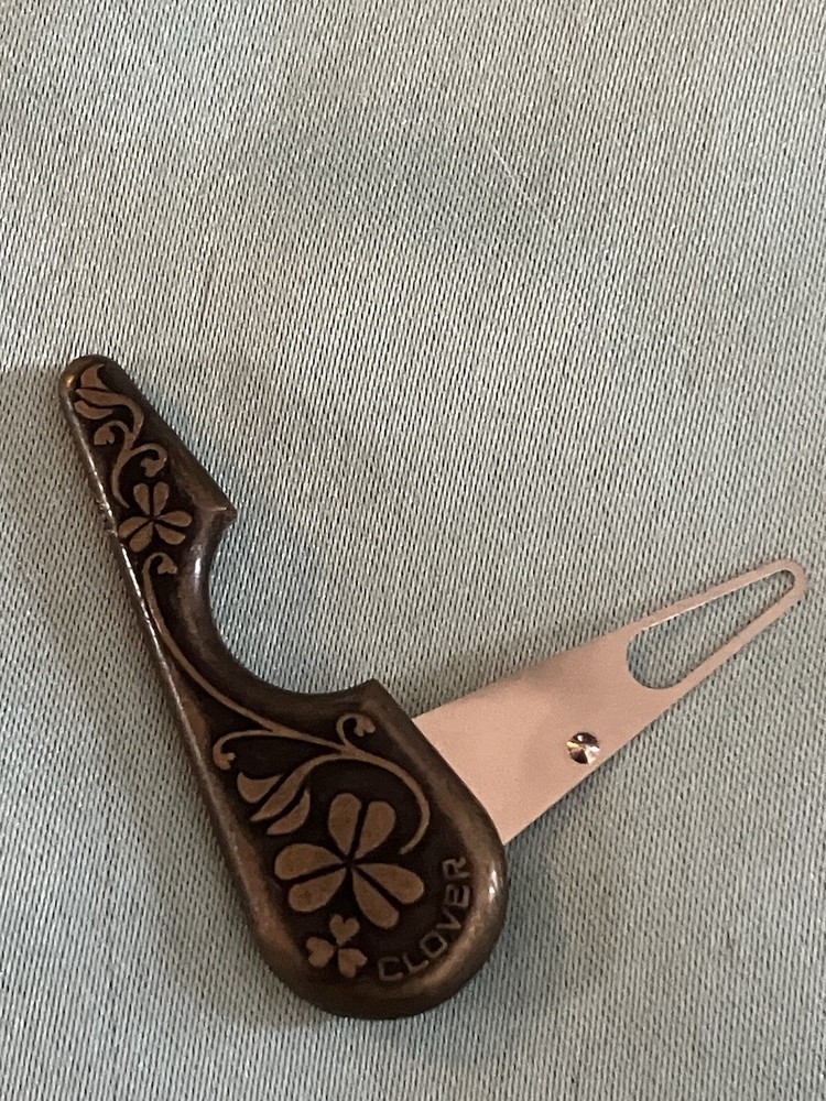 Antique Clover Yarn Threader