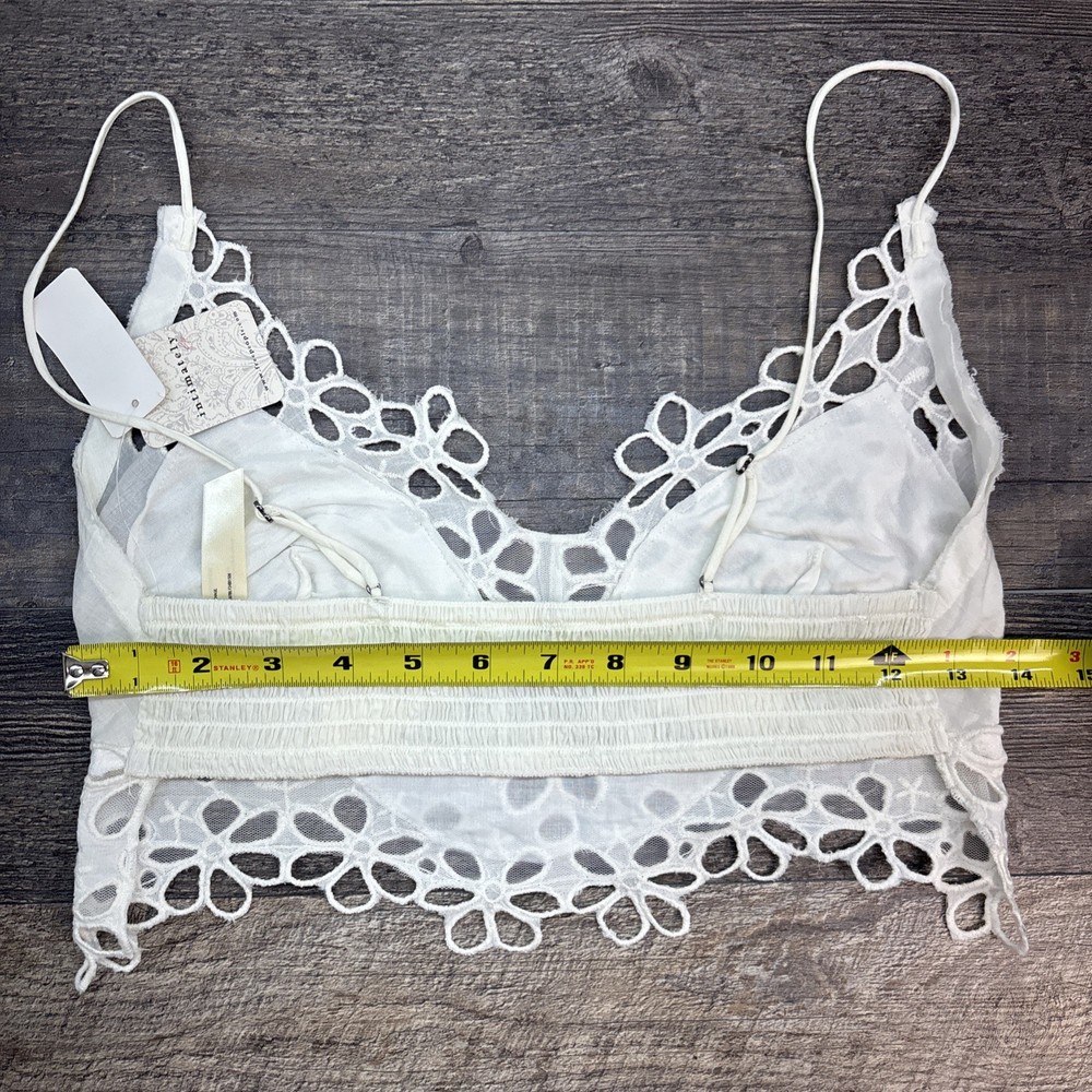 Free People Intimately Asteria Bralette Size Medium Pull-On White $48 NEW