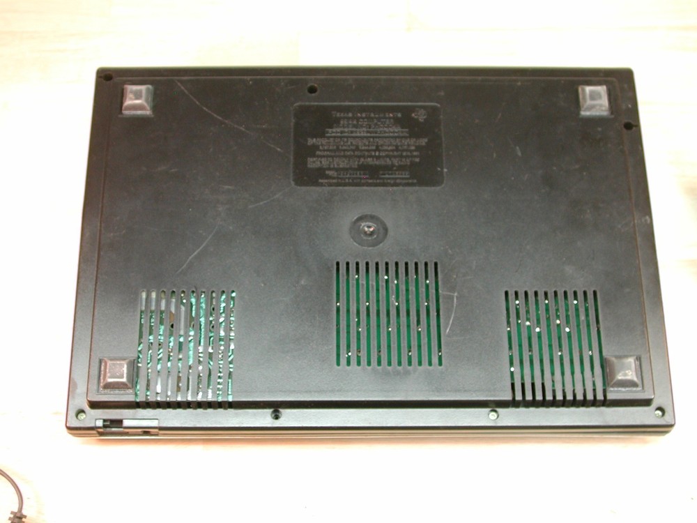Texas Instruments TI-99/4a - COMPUTER - w/Munch Man game, tested and working!