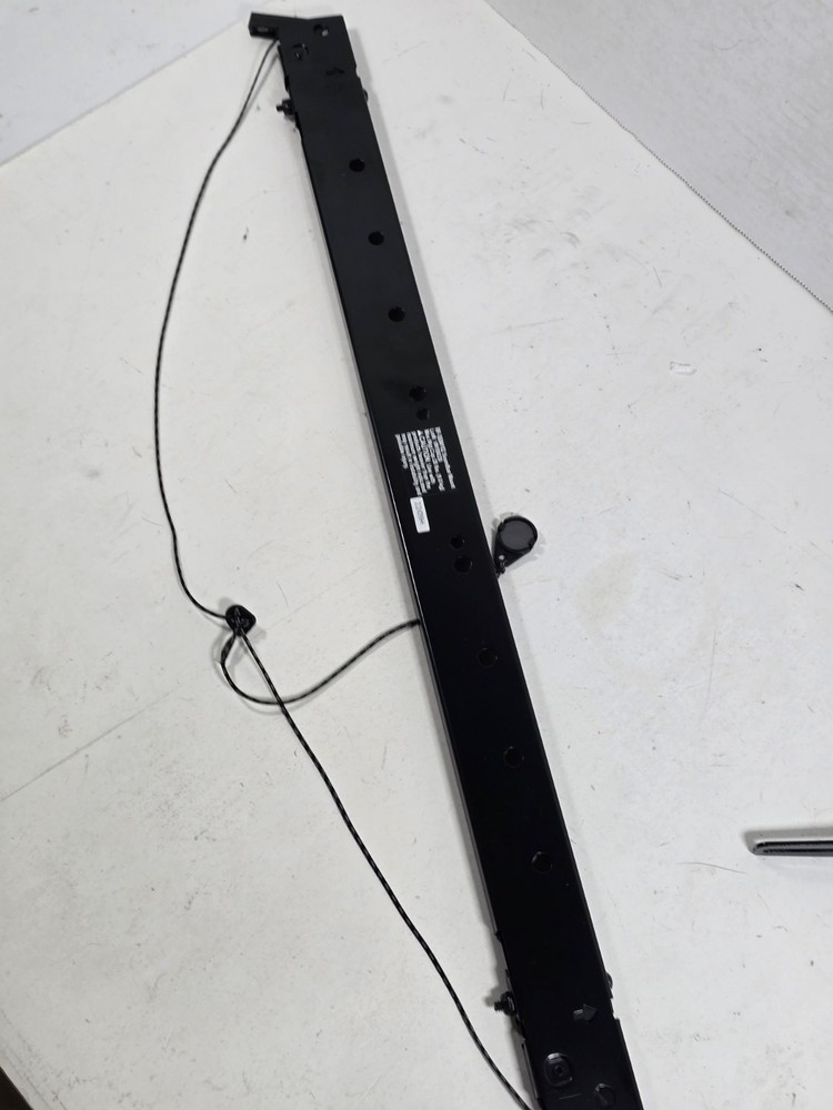 Rocketfish Universal Soundbar Mount for 32–90" TVs Speaker Mounting System