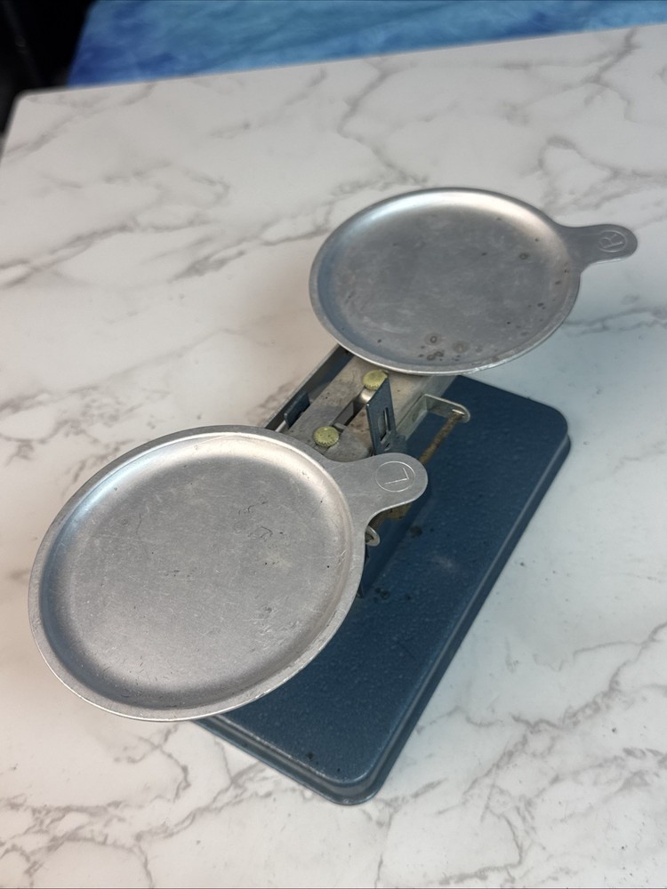 Vintage scale Pelouze (stm2)
