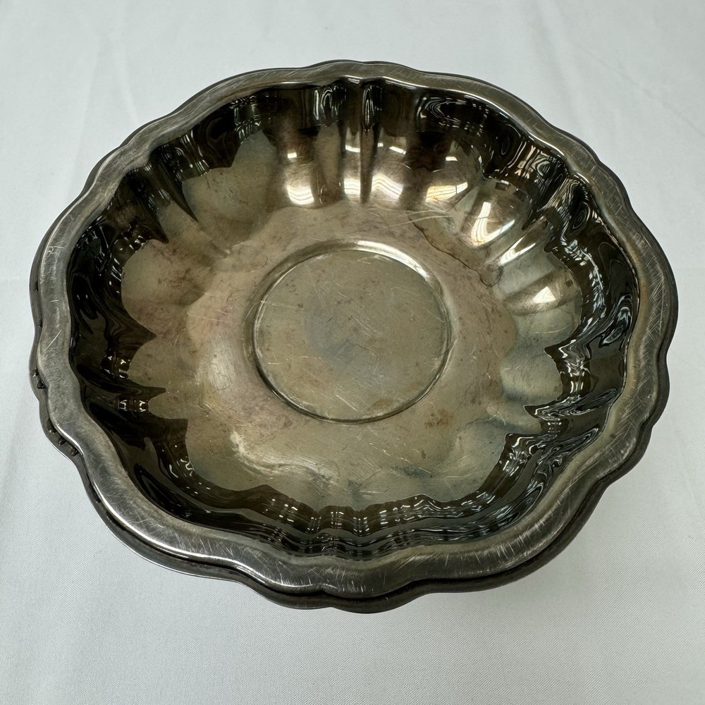 Vintage Oneida Silver Plated Candy / Mint Dish - 5.75"
