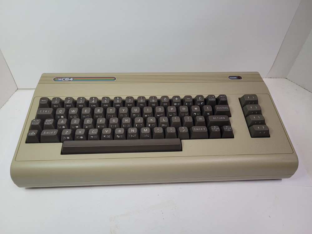 C64 Micro Computer - Retro Games - fully tested - no manual ( BR )