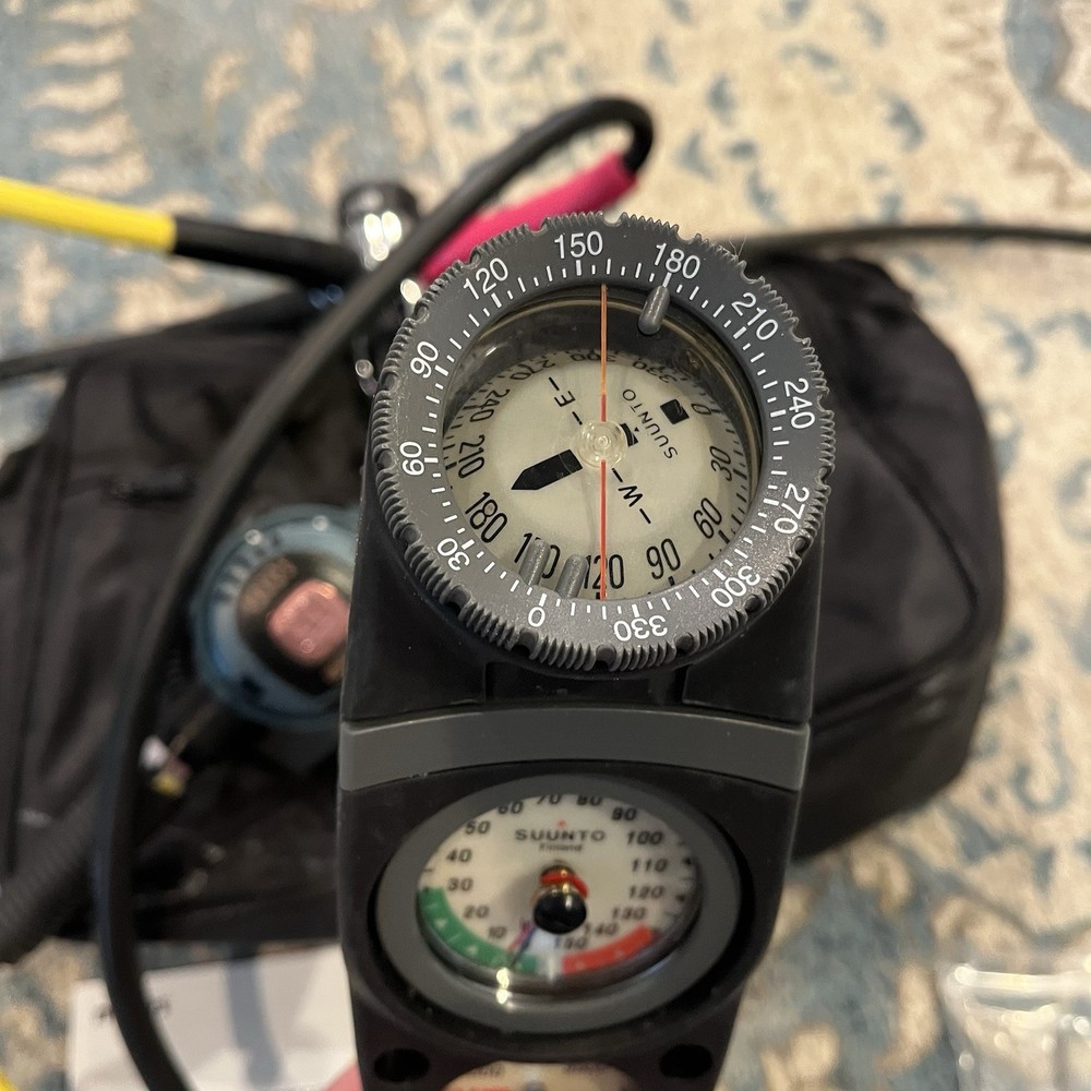 Suunto Triple Gauge Console & Mares Regulator Lot - Untested