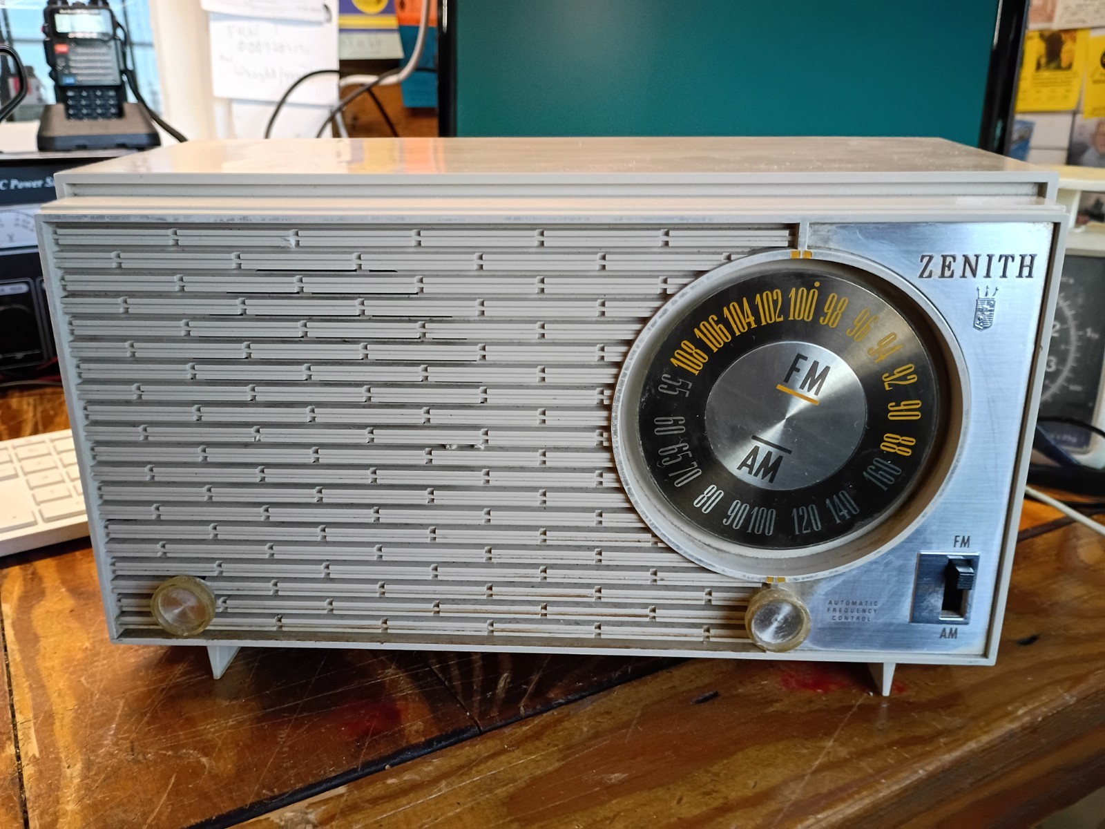 ✨RARE 1969 Zenith Model Z316L AM FM Tube Radio Works Watch The Video Make Offer✨