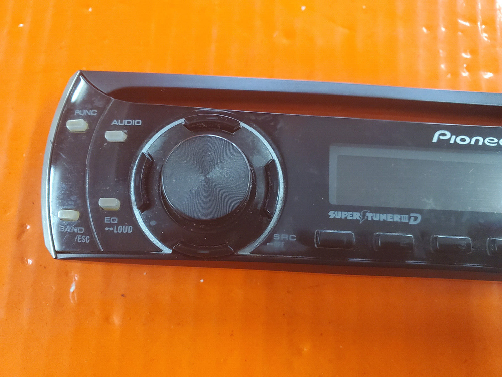 Pioneer DEH-11E faceplate