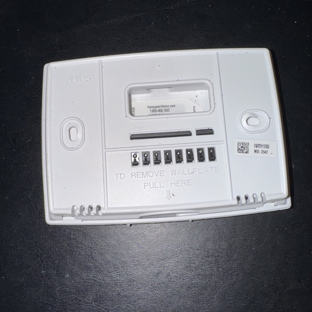 HONEYWELL RTH111B1024 NON-PROGRAMMABLE THERMOSTAT