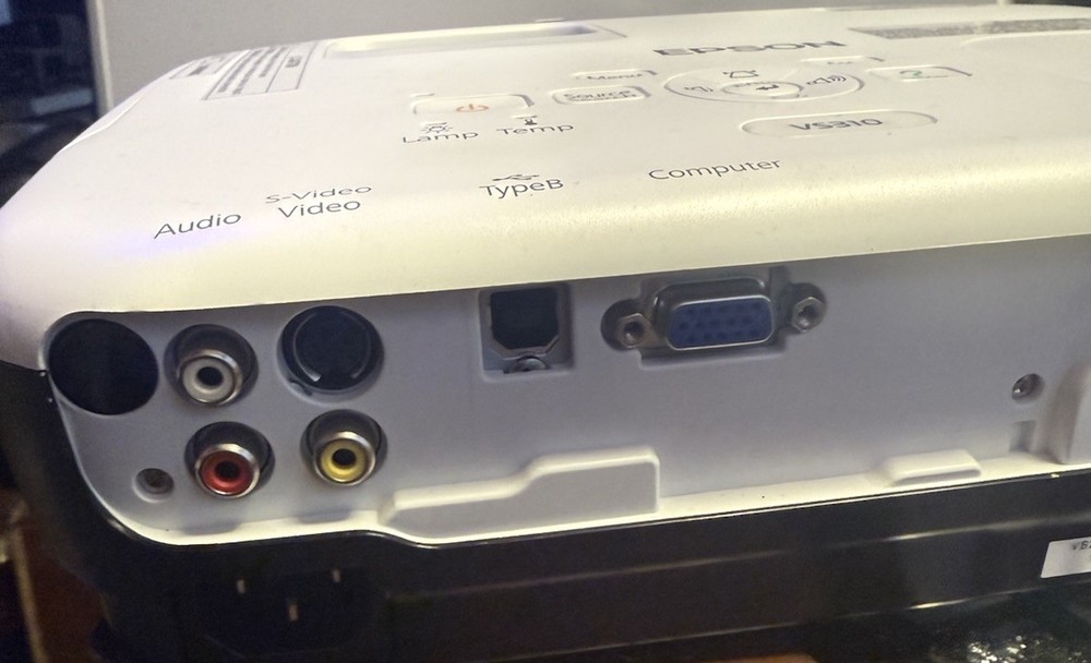 Epson VS310 Model: H432A LCD Projector No remote
