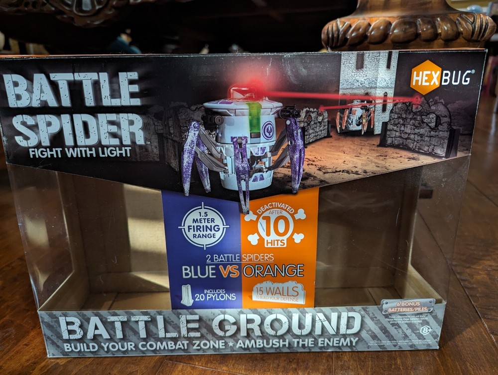 Hexbug Battle Ground Fight With 2 Battle Light Spiders Laser Tag Bots