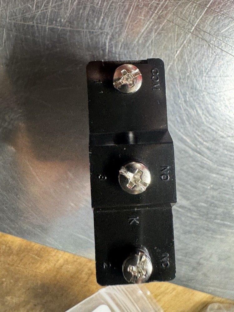 Omron Limit Switch A-20GV22-B7-K Basic / Snap Action Switch, 20A, Short Hinge