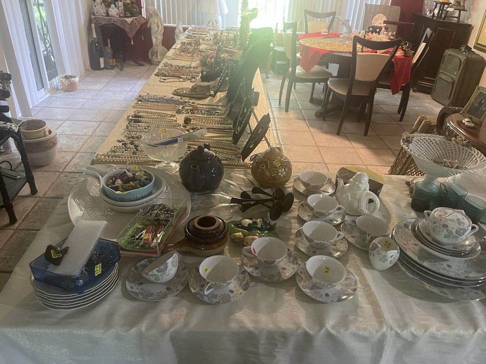 Necklaces, Table, Storage Cabinet, houseware