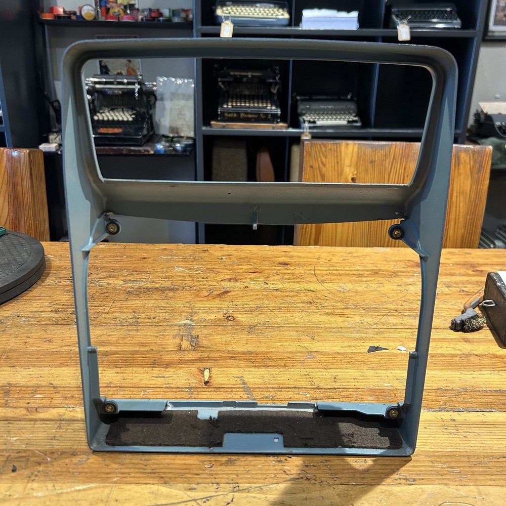 Olivetti Lettera 32 replacement frame/body shell