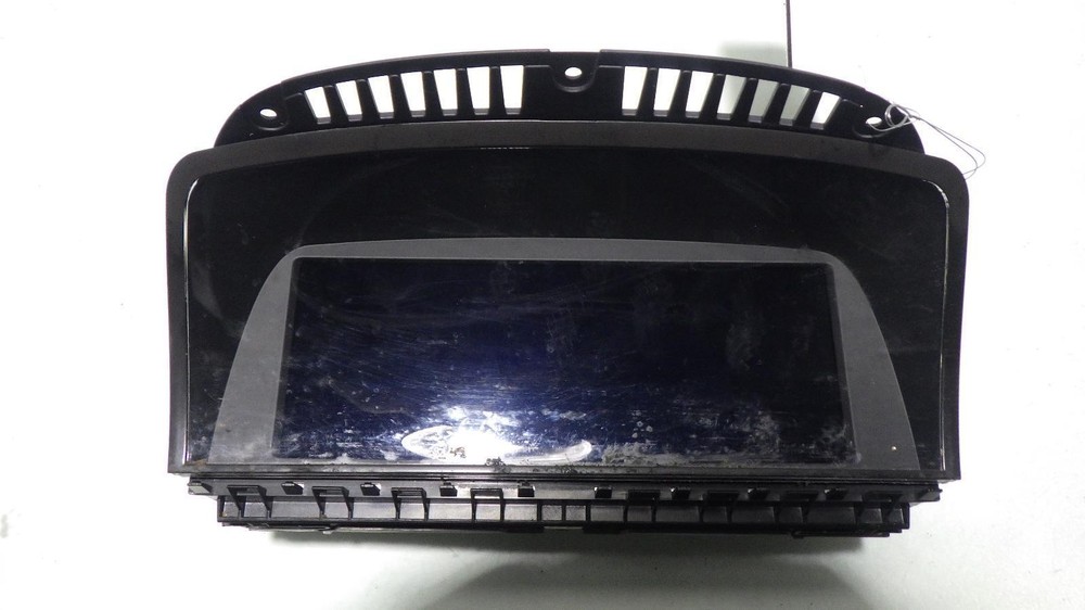 06 BMW 750i Info Screen