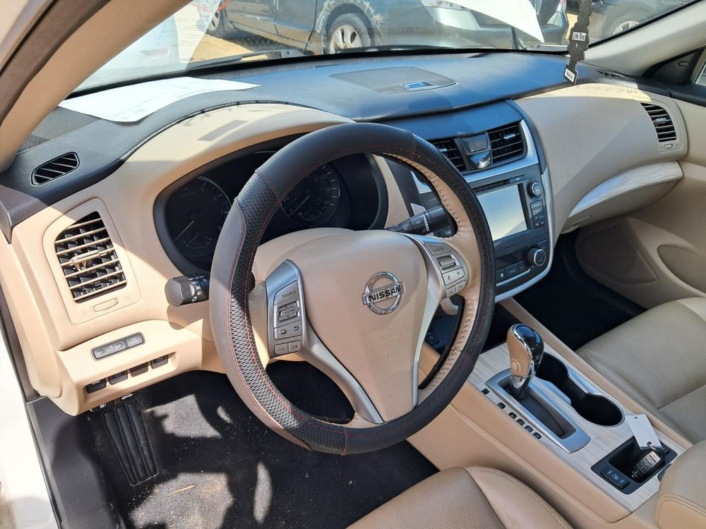 ALTIMA 2017 Glove Box 5000456