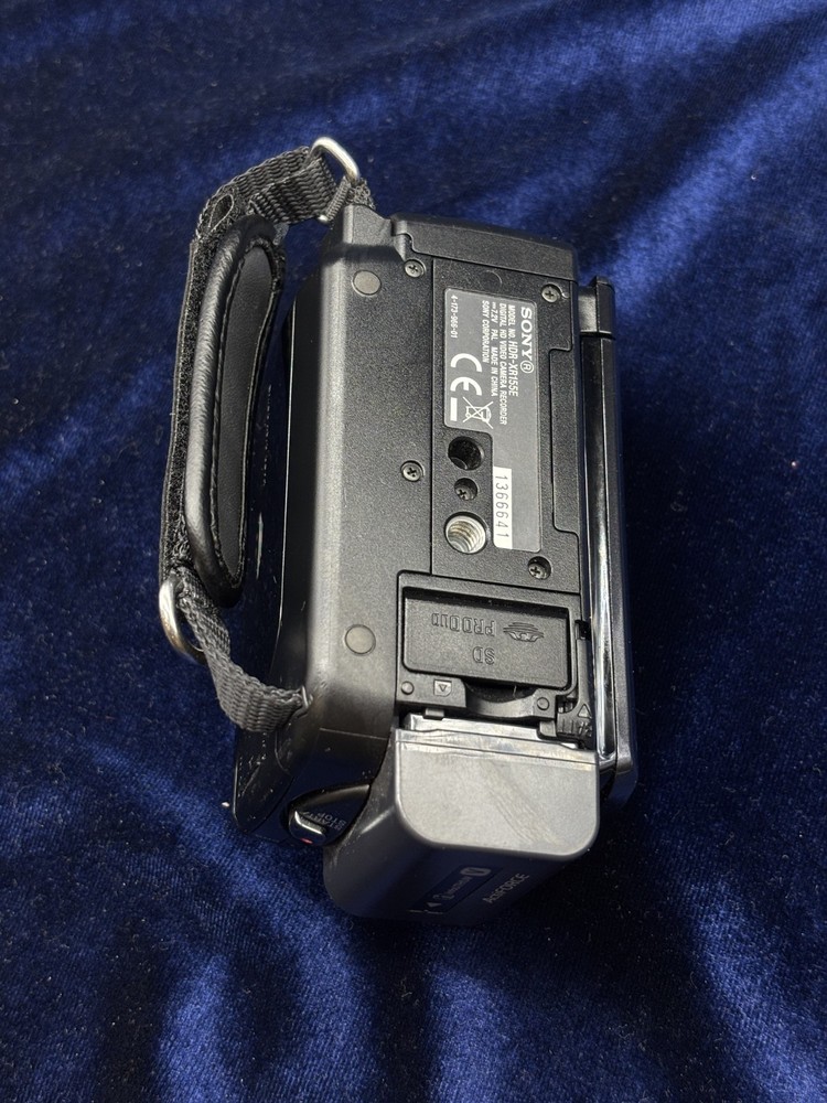 Sony Handycam HDR-XR155 Working