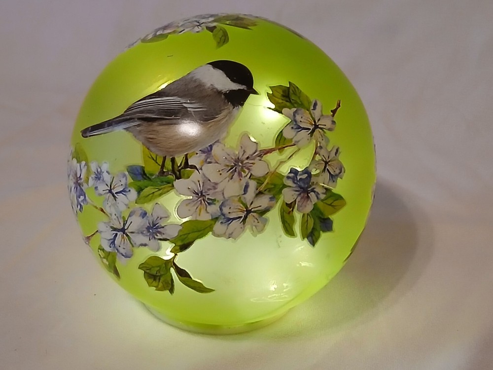 Plastic Ball Chickadee Bird Pattern Battery Operated Night Light