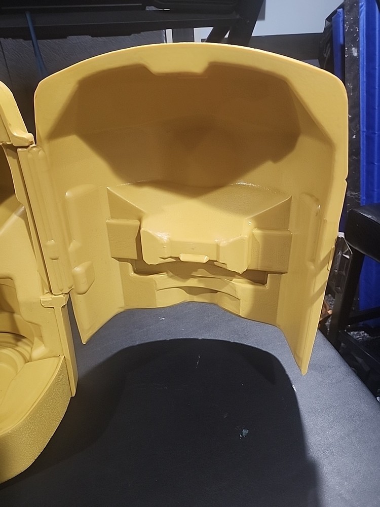 Coleman Lantern And Carry-Case Model 220J