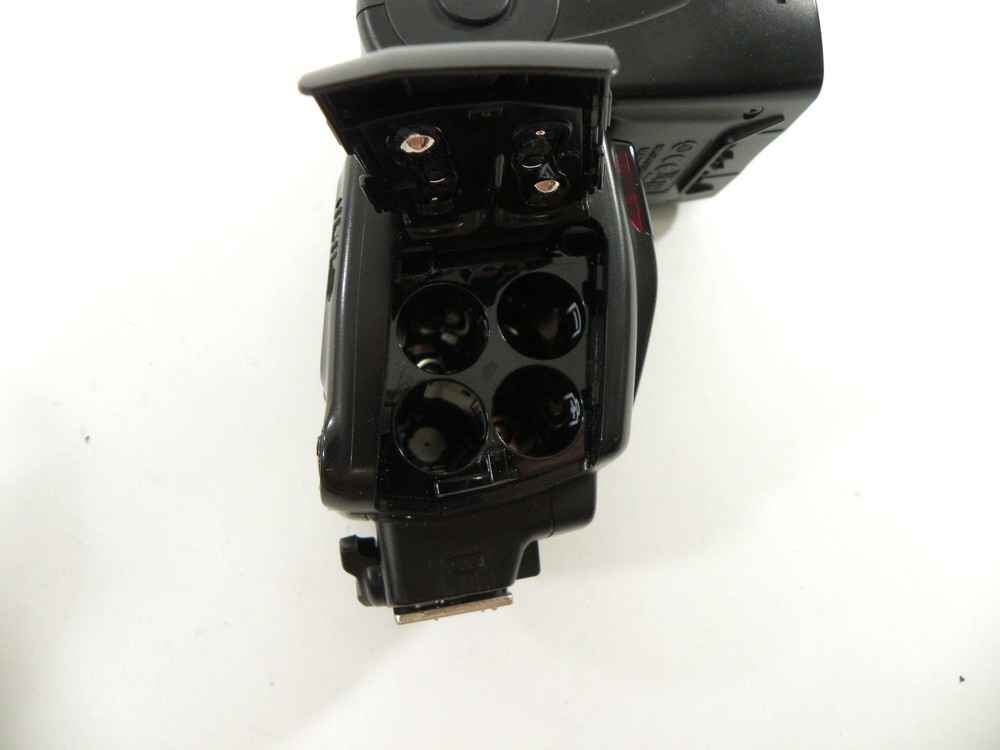 Nikon SB-700 Speedlight Shoe Mount Flash